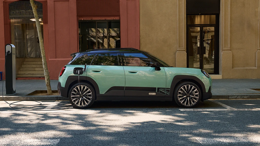 MINI All-Electric MINI Aceman hero image