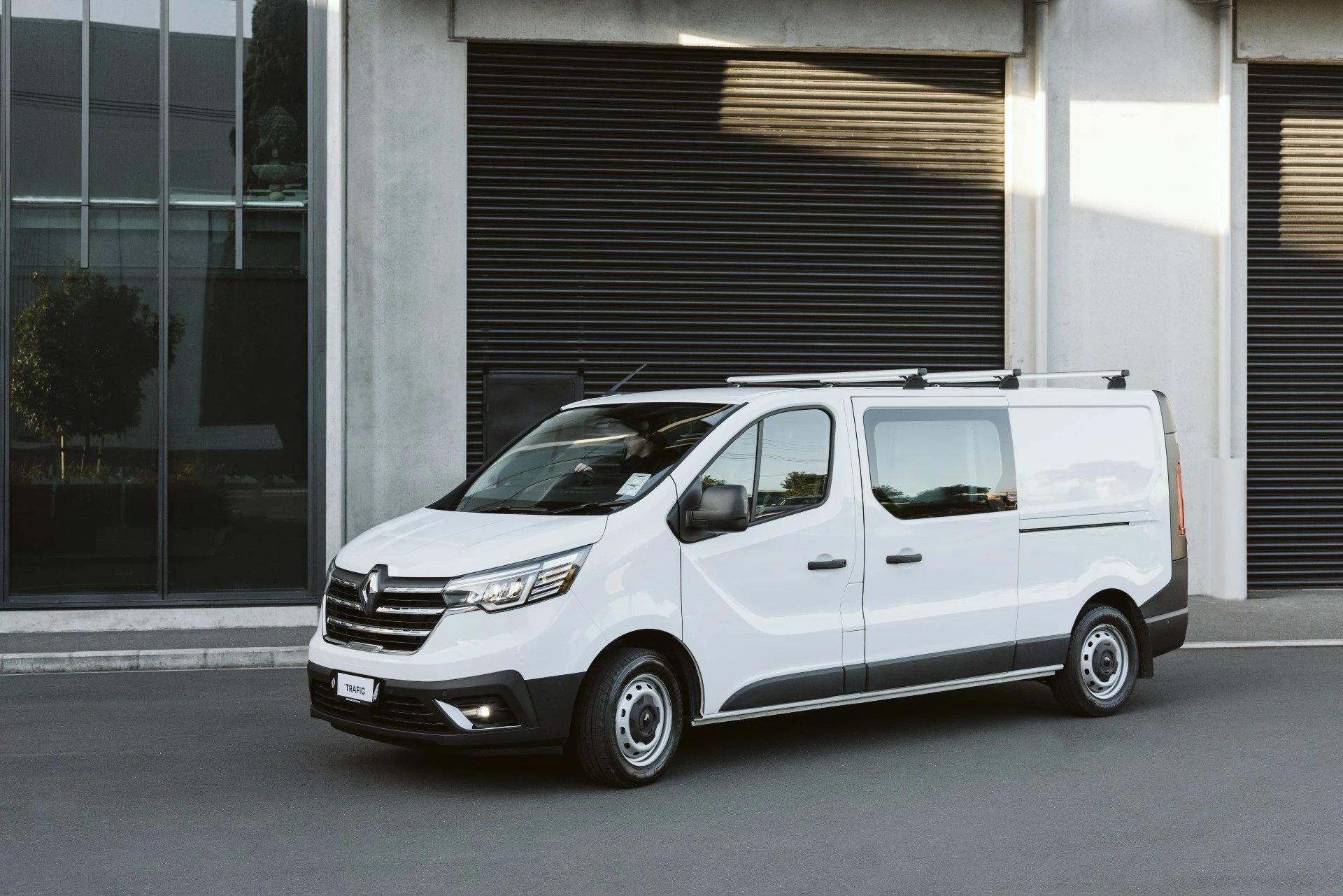 Renault TRAFIC hero image